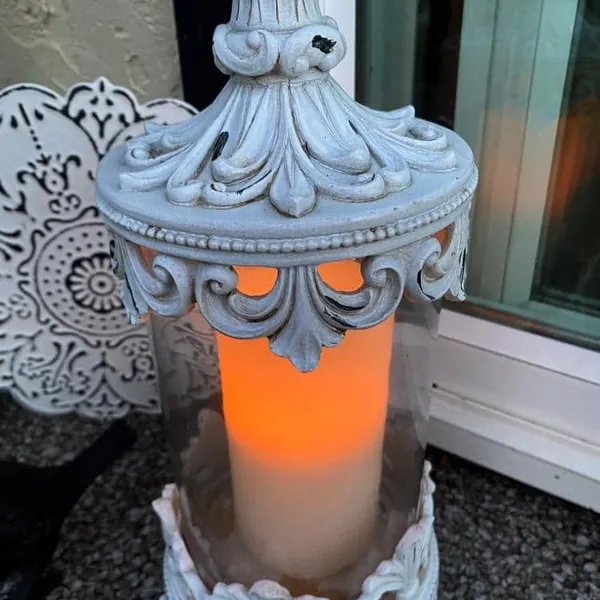 A light lit in memory of Lisa Marie Young