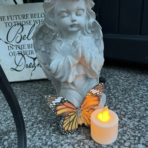A light lit in memory of Lisa Marie Young